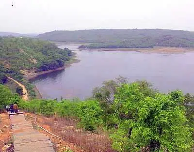 https://avathioutdoors.gumlet.io/travelGuide/dev/nizamabad81292.jpg