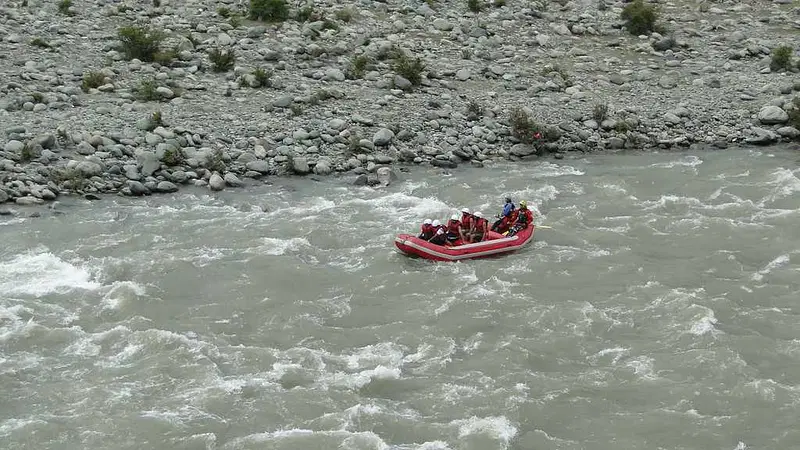 https://avathioutdoors.gumlet.io/travelGuide/dev/pahalgam_P5601.jpg