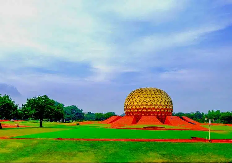 https://avathioutdoors.gumlet.io/travelGuide/dev/pondicherry38900.jpg