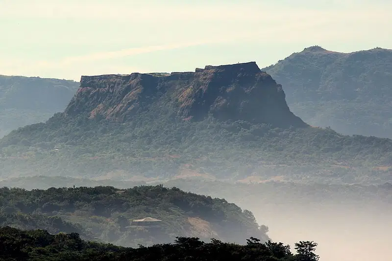 https://avathioutdoors.gumlet.io/travelGuide/dev/pune_P3742.jpg