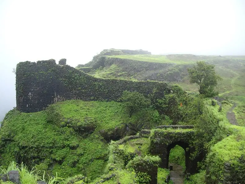 https://avathioutdoors.gumlet.io/travelGuide/dev/pune_P9011.jpg