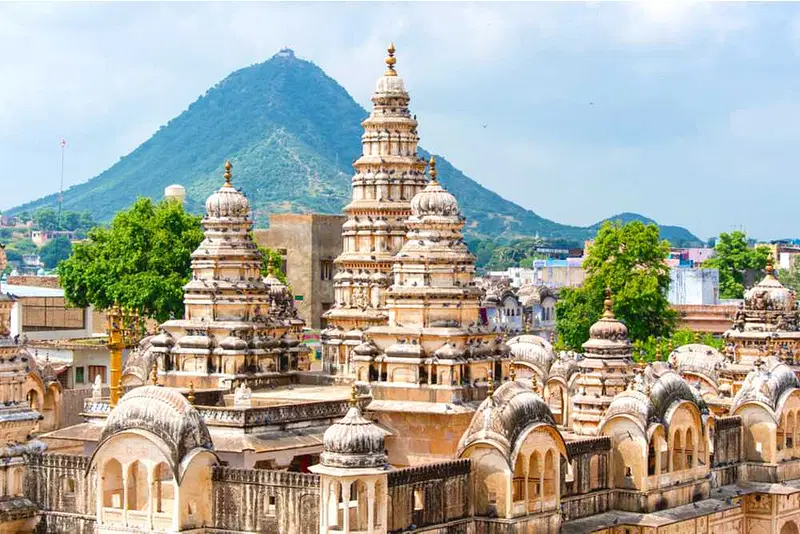 https://avathioutdoors.gumlet.io/travelGuide/dev/pushkar_P5939.jpg