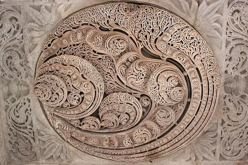 https://avathioutdoors.gumlet.io/travelGuide/dev/ranakpur_P7447.jpg