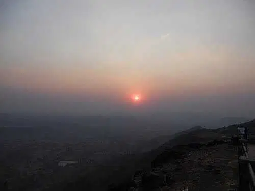 Watch Sunrise and Sunset at Saputara