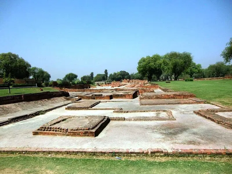 https://avathioutdoors.gumlet.io/travelGuide/dev/sarnath52954.jpg