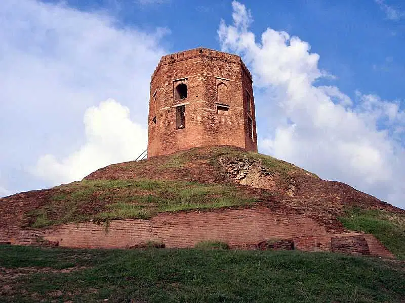 https://avathioutdoors.gumlet.io/travelGuide/dev/sarnath_P1690.jpg