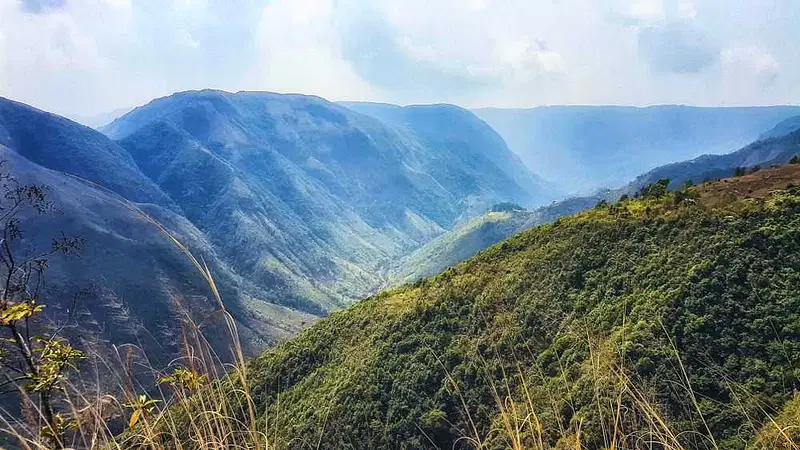 https://avathioutdoors.gumlet.io/travelGuide/dev/shillong_P6956.jpg