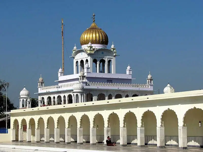 https://avathioutdoors.gumlet.io/travelGuide/dev/sirhind_P9717.jpg
