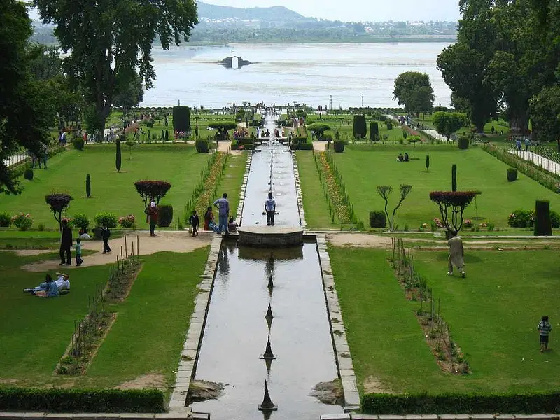 https://avathioutdoors.gumlet.io/travelGuide/dev/srinagar_P2161.jpg