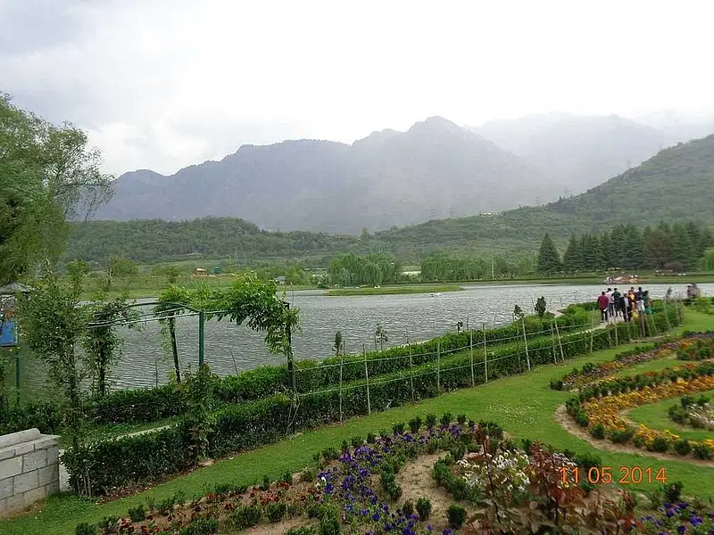 https://avathioutdoors.gumlet.io/travelGuide/dev/srinagar_P3197.jpg