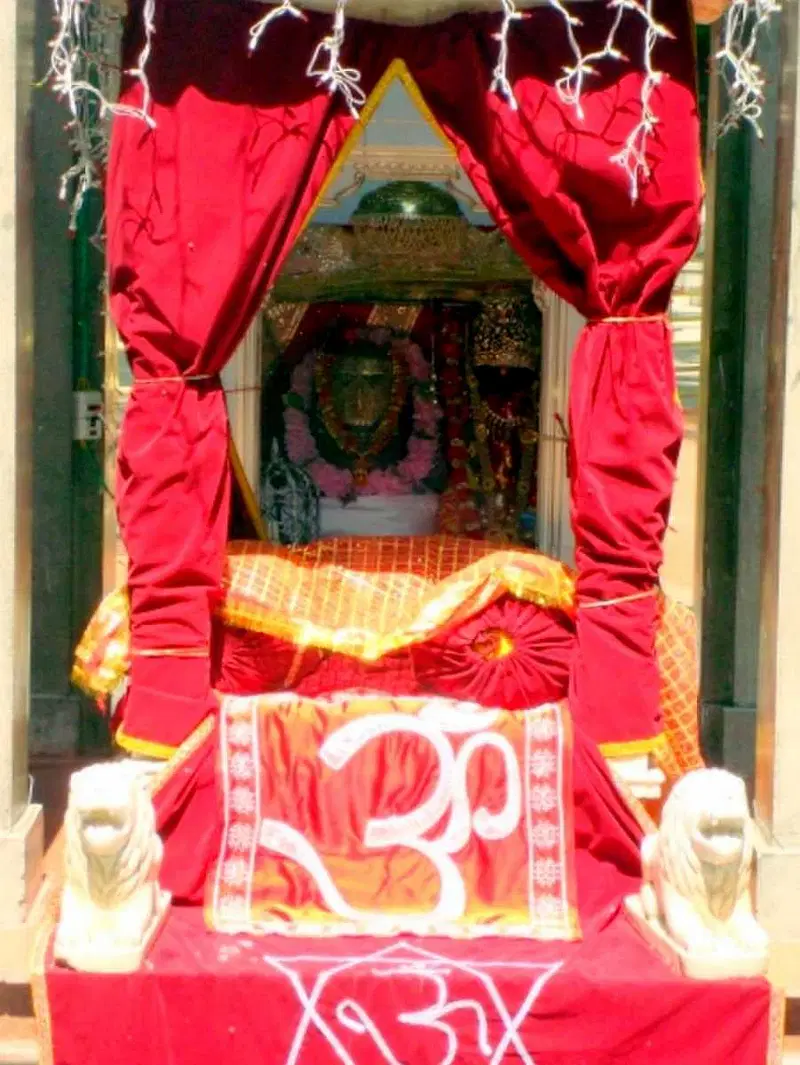 https://avathioutdoors.gumlet.io/travelGuide/dev/srinagar_P3387.jpg