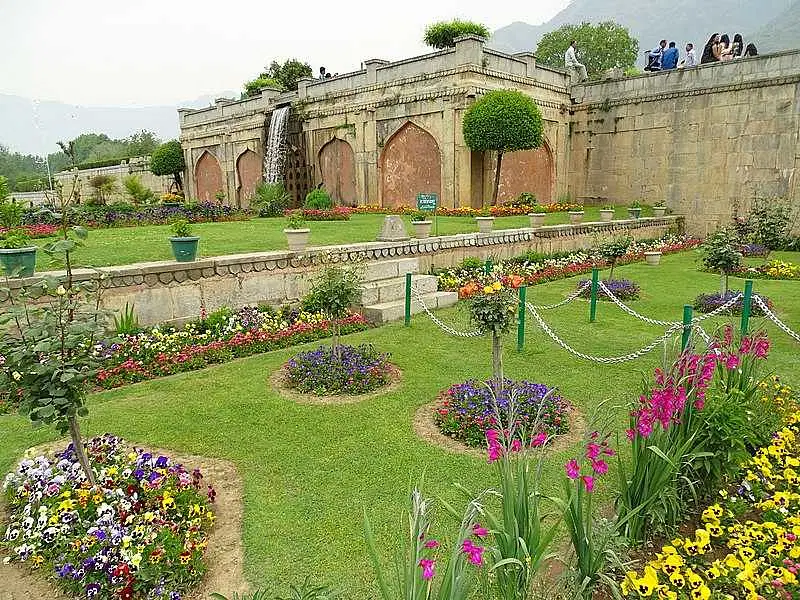 https://avathioutdoors.gumlet.io/travelGuide/dev/srinagar_P4795.jpg