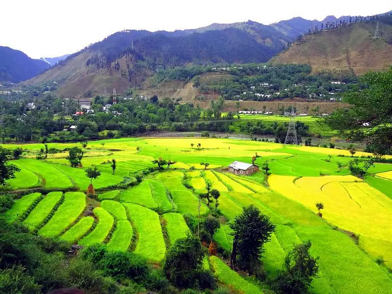 Explore the Scenic Beauty of Baramulla
