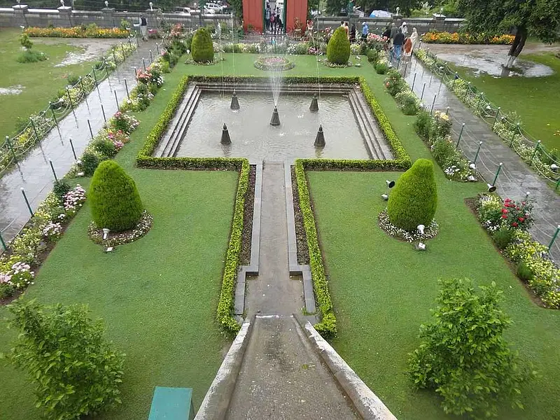 https://avathioutdoors.gumlet.io/travelGuide/dev/srinagar_P7085.jpg