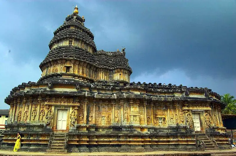 https://avathioutdoors.gumlet.io/travelGuide/dev/sringeri71704.jpg