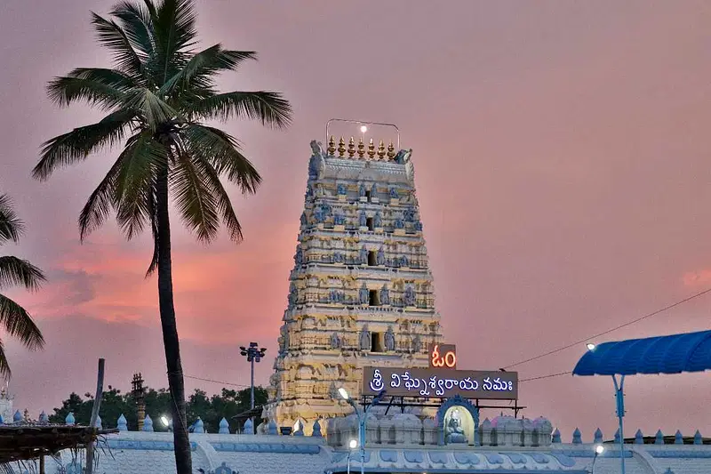 https://avathioutdoors.gumlet.io/travelGuide/dev/tirupati_P6647.jpg