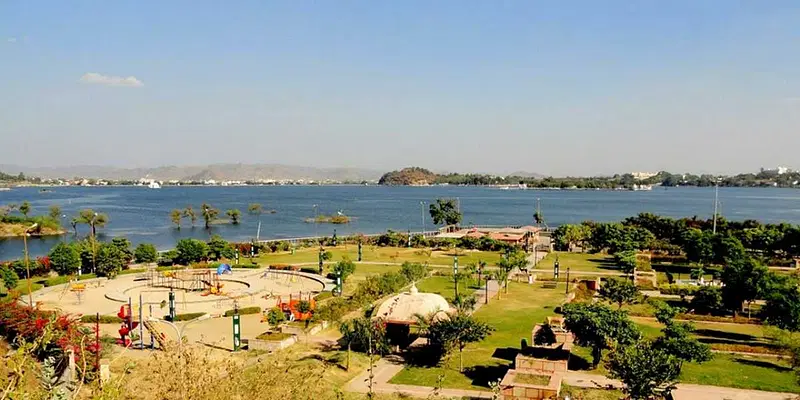 Explore Rajiv Gandhi Park