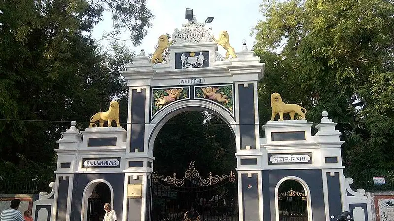 https://avathioutdoors.gumlet.io/travelGuide/dev/udaipur_P6327.jpg