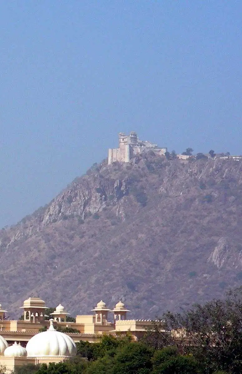 https://avathioutdoors.gumlet.io/travelGuide/dev/udaipur_P9899.jpg