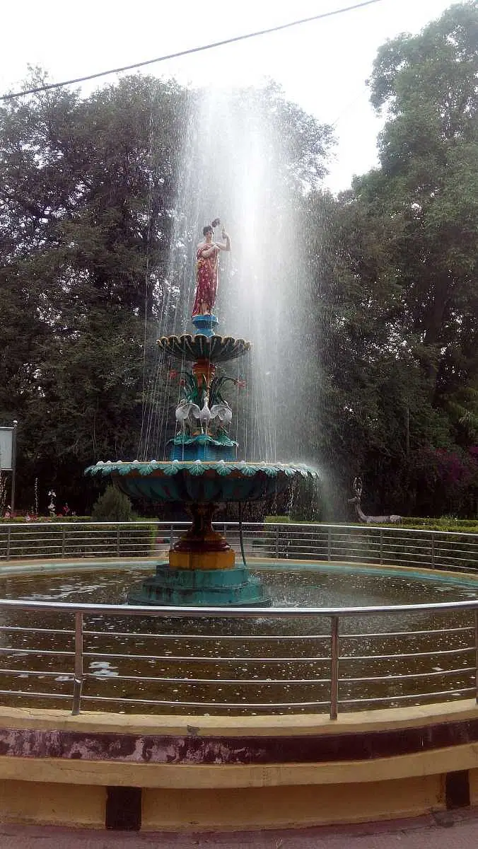https://avathioutdoors.gumlet.io/travelGuide/dev/udaipur_P9912.jpg