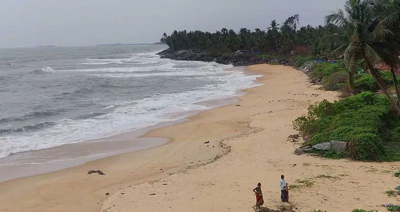 Explore Hoode Beach