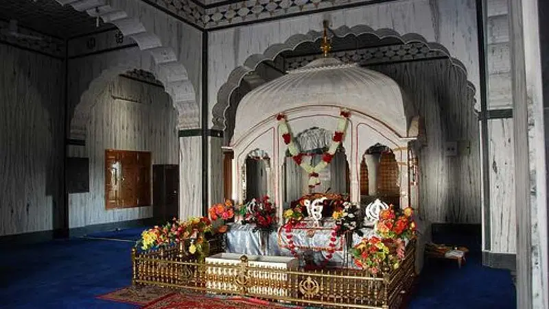 https://avathioutdoors.gumlet.io/travelGuide/dev/vaishno-devi_P1419.jpg