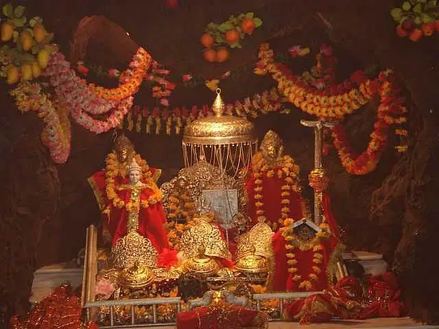 https://avathioutdoors.gumlet.io/travelGuide/dev/vaishno-devi_P5704.jpg