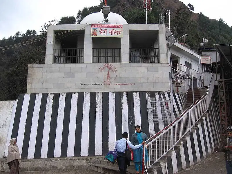 https://avathioutdoors.gumlet.io/travelGuide/dev/vaishno-devi_P9531.jpg