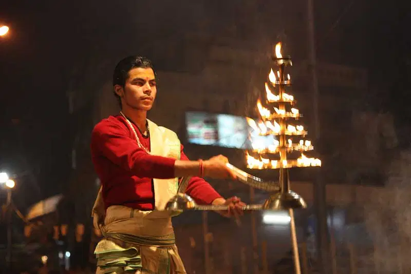 https://avathioutdoors.gumlet.io/travelGuide/dev/varanasi_P5626.jpg