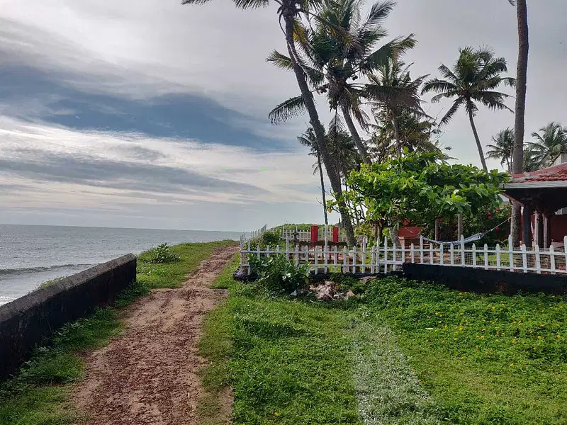 https://avathioutdoors.gumlet.io/travelGuide/dev/varkala_P7978.jpg
