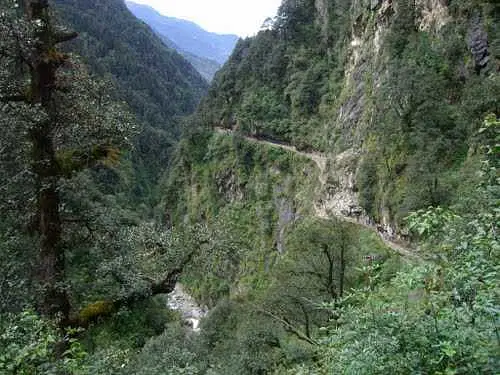 https://avathioutdoors.gumlet.io/travelGuide/dev/yamunotri_P3642.jpg