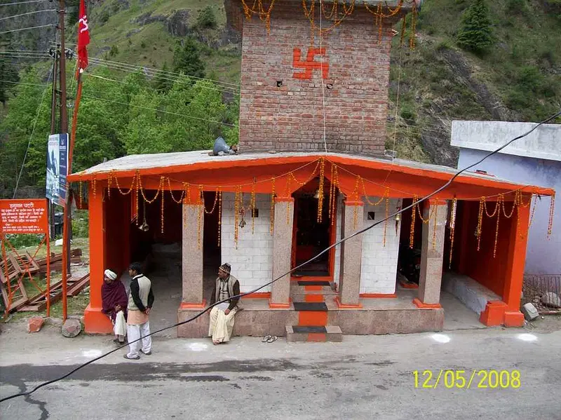 https://avathioutdoors.gumlet.io/travelGuide/dev/yamunotri_P8229.jpg
